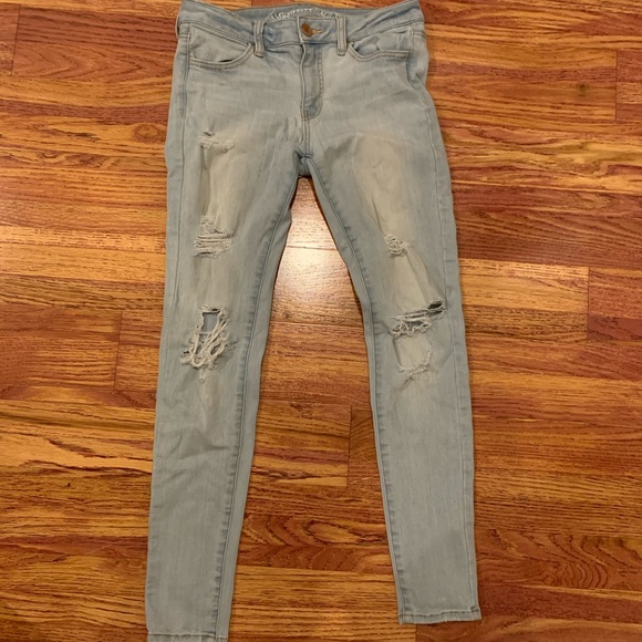 American Eagle Outfitters Denim - AE light wash ripped jeggings